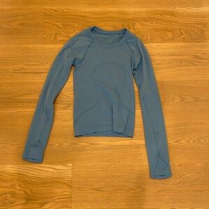 Lululemon Blue Nile Swiftly Tech Long-Sleeve Shirt 2.0
Waist Length